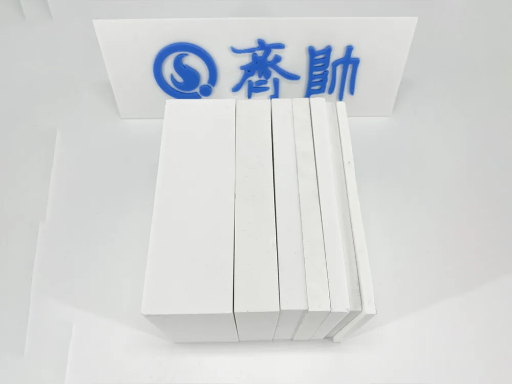 అల్యూమినా సిరామిక్ ప్లేట్ అంటే ఏ పదార్థం?